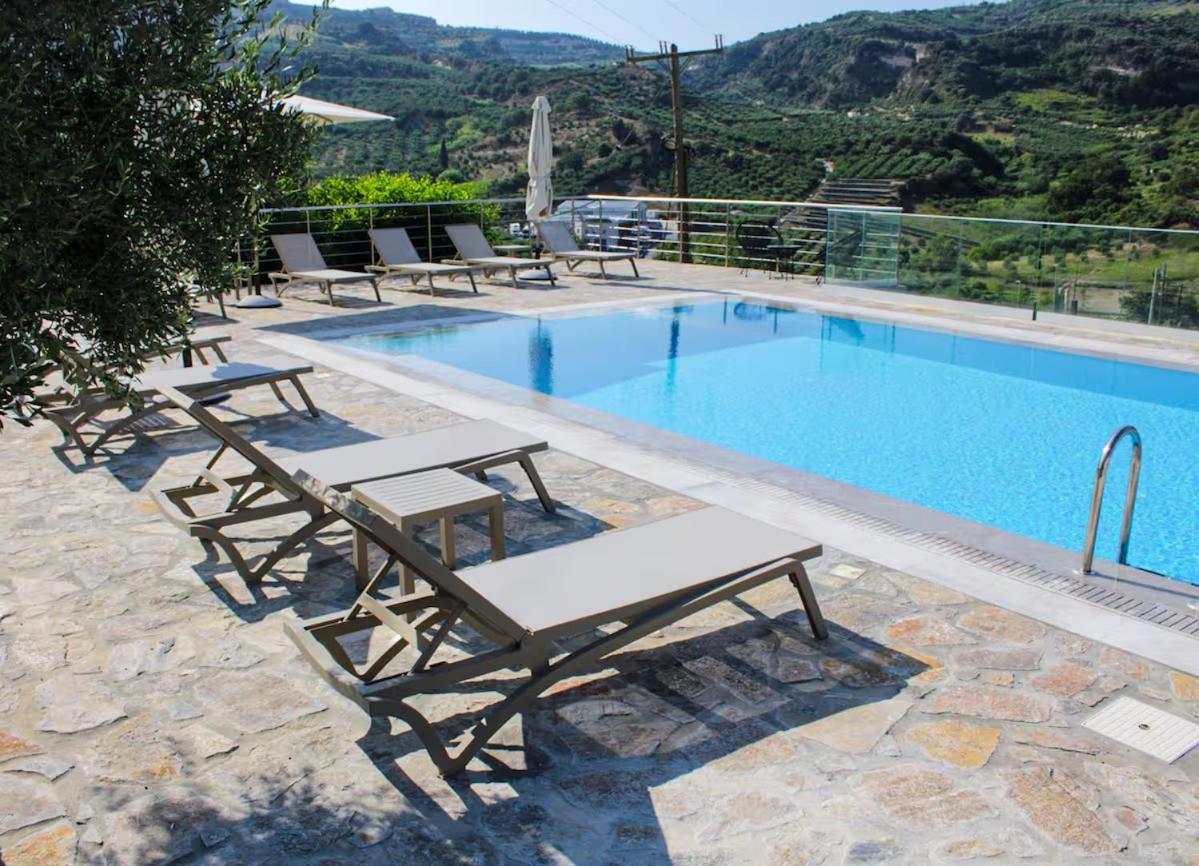 Recrete - Retreat In Crete *